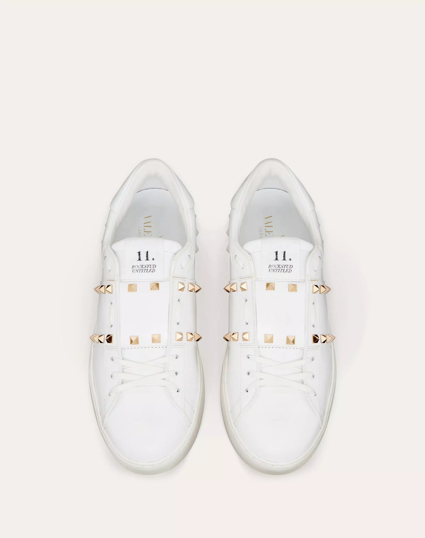 VALENTINO GARAVANICALFSKIN ROCKSTUD UNTITLED SNEAKER